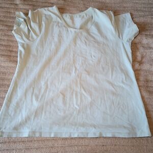 D&CO T-Shirt Women's Large Green Round Neck Short Sleeve Solid Tee Shirt